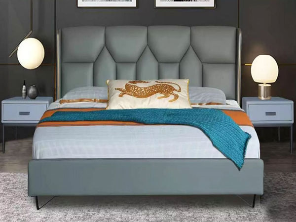 Кои мерки на претпазливост треба да се преземат при одржување на кожен тапациран кревет?